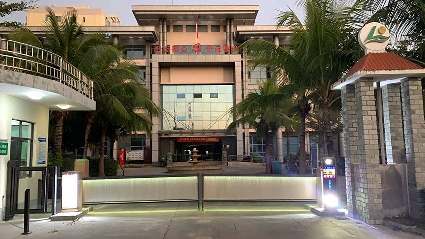 某部队MT款车牌识别+广告道闸1.jpg
