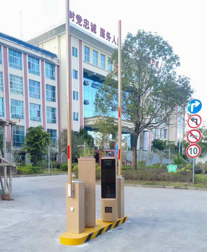 某部队MT款车牌识别+广告道闸3.jpg